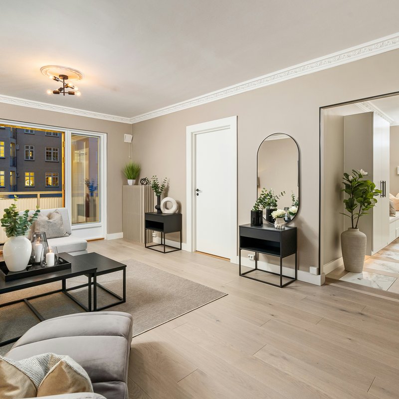 young couple getting a in-home flooring estimate